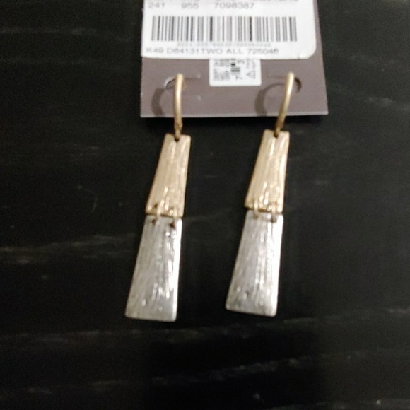 Karma Bella Earrings - Picture 2 of 3